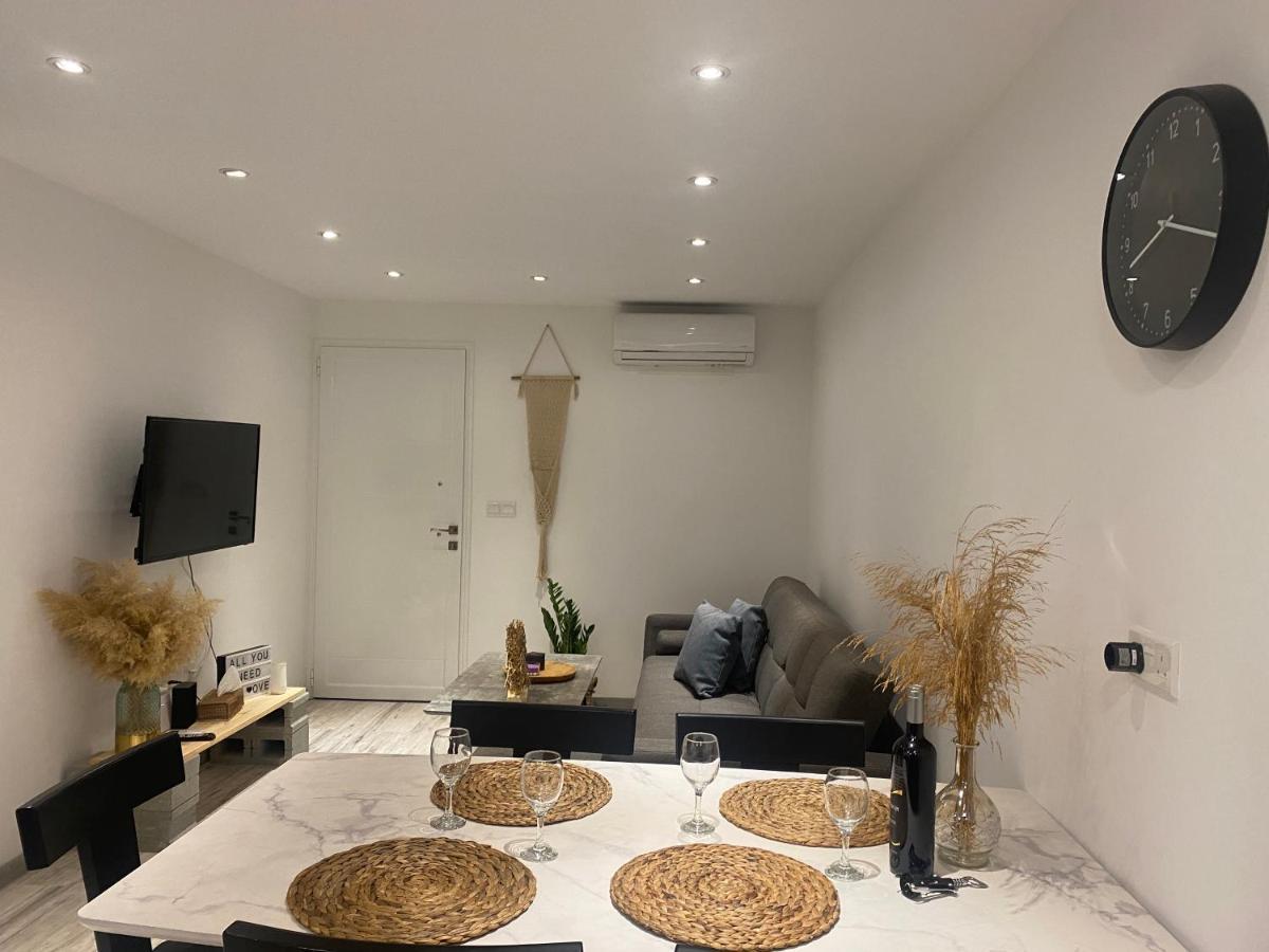 Luxury Lavender Apartment Ларнака Екстериор снимка