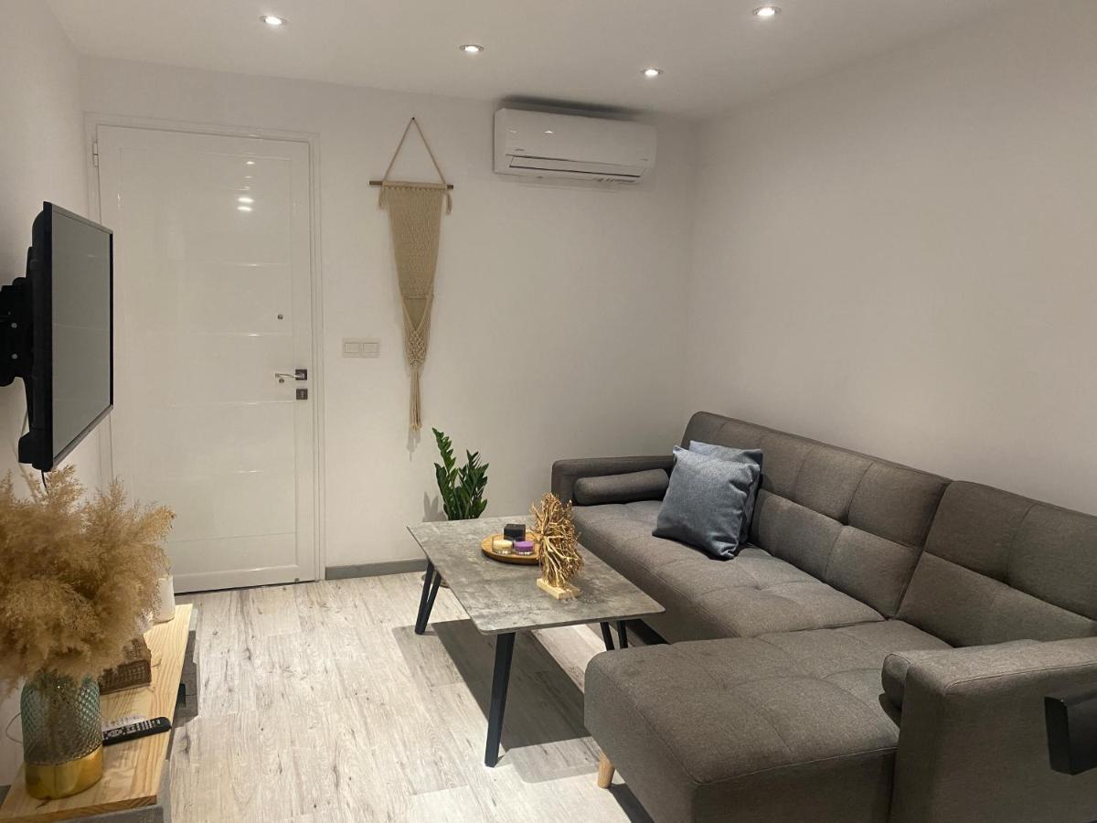 Luxury Lavender Apartment Ларнака Екстериор снимка